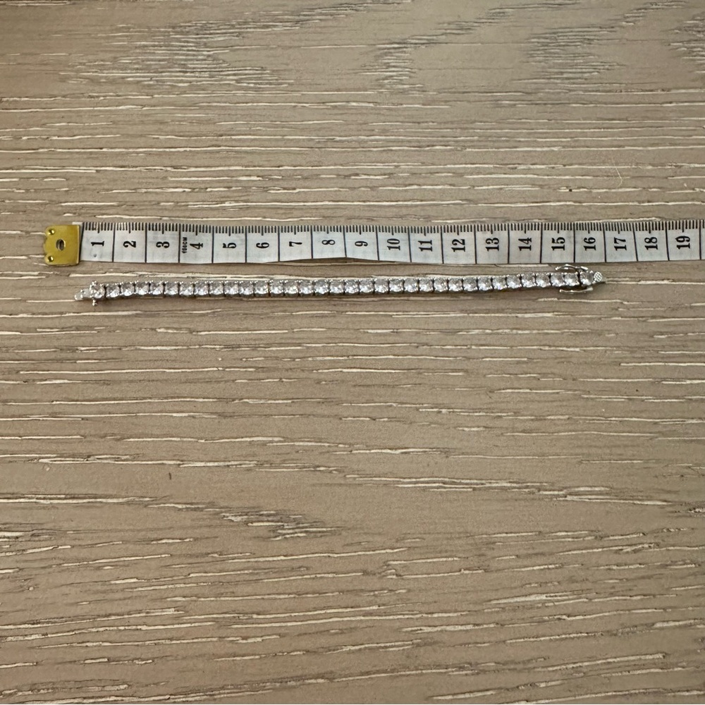 Tennis bracelet